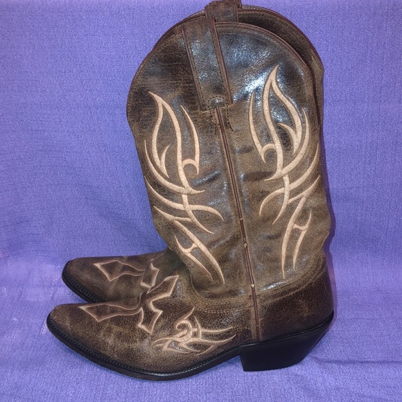 Used Women’s Justin Embroidered Boots Size 8.  BRL9753 Distressed Cafe Snip Toe - Picture 4 of 16